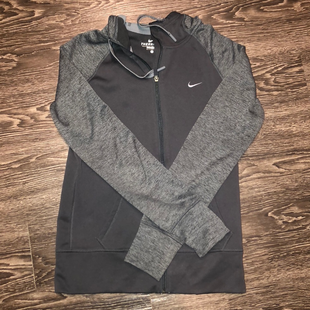 Super comfy Nike Therma-Fit zip up hoodie